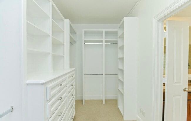 Building Photo - 6818 Staffordshire Blvd