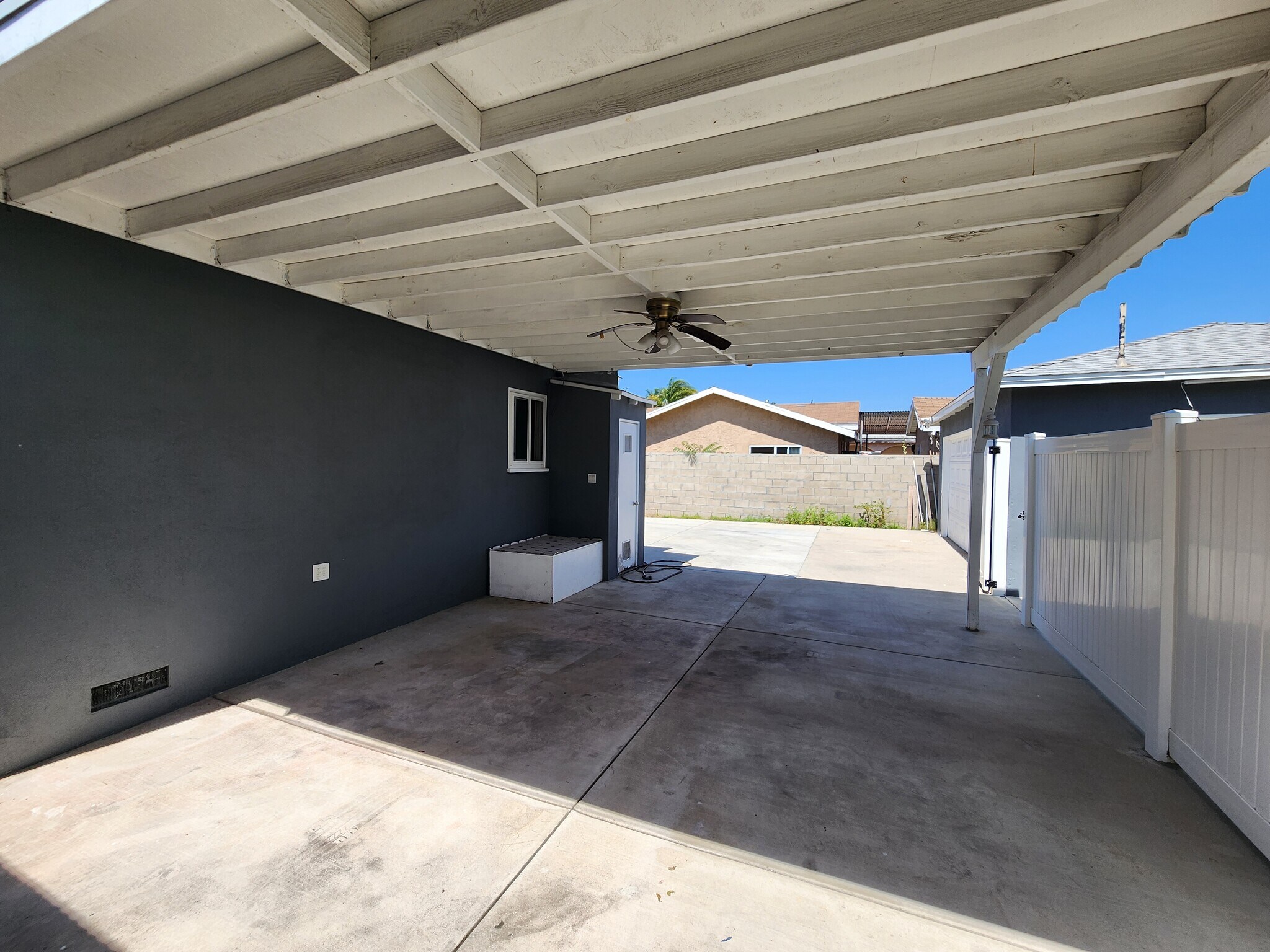 Building Photo - 10301 Arminta St