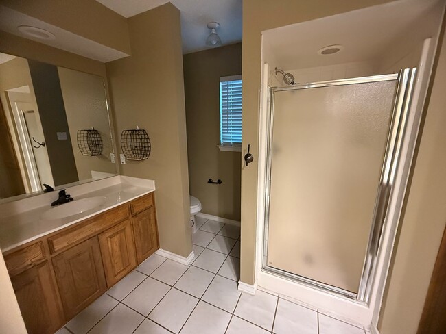 Building Photo - 5168 Femmer Ct