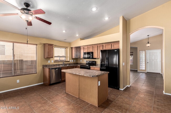 Building Photo - 29604 N Balmoral Pl