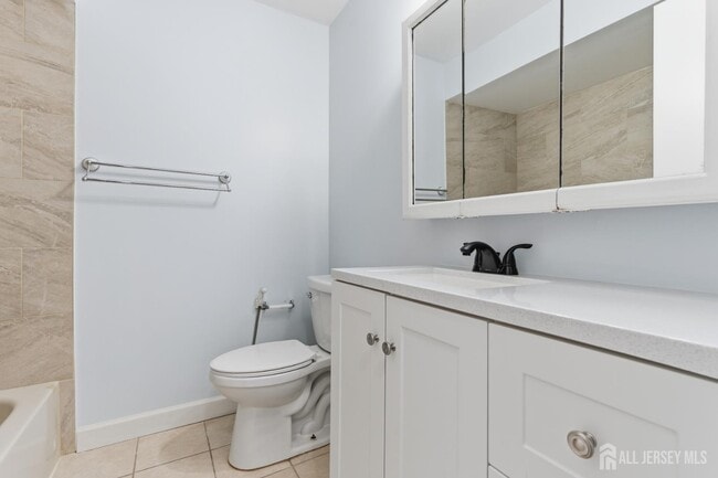 Building Photo - 1610 Green Hollow Dr