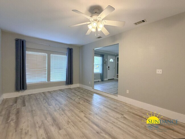 Building Photo - 501 Dona Ave
