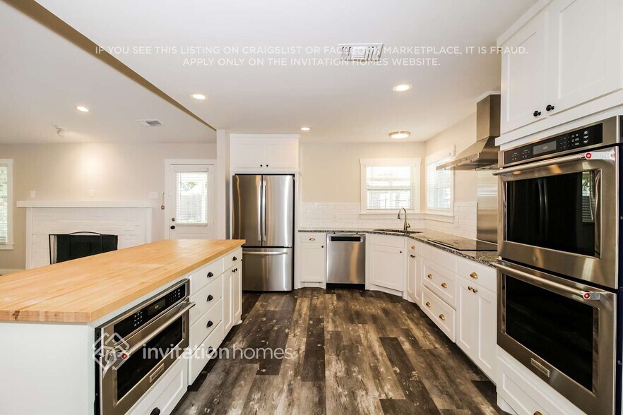 Building Photo - 8213 Mark Ln