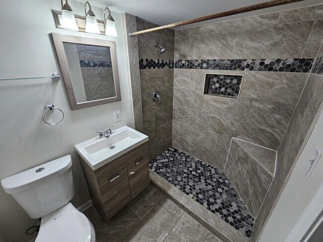 Building Photo - 4 Bedroom Single Home in Baltimore County