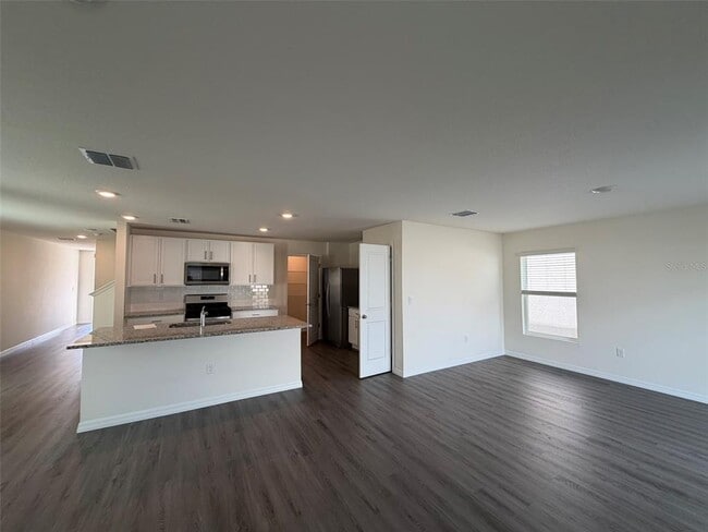 Building Photo - 35991 Sunflower Hl Dr