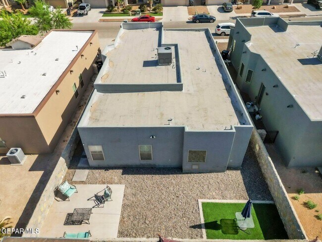 Building Photo - 13494 Hazlewood St