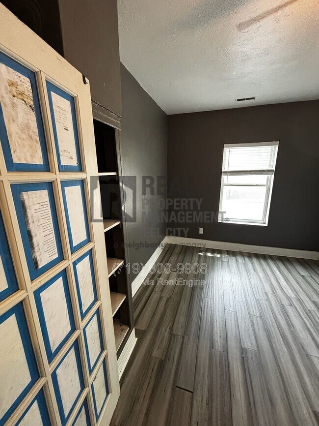 Building Photo - 1803 Spruce St