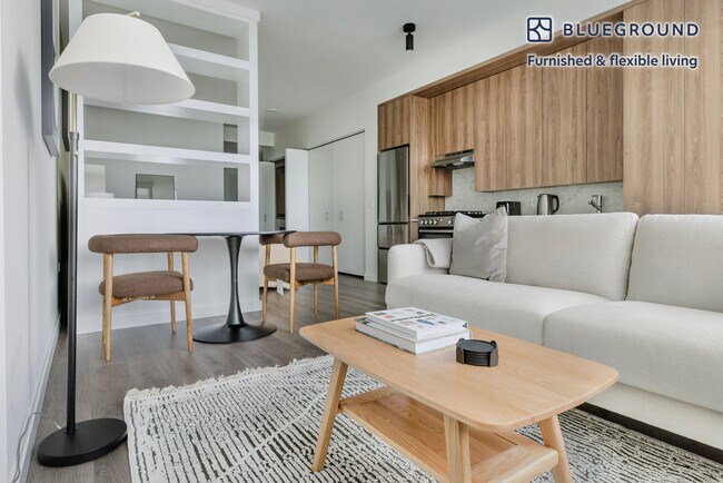 Building Photo - 1000 S Michigan Ave