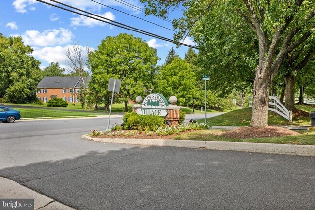 Building Photo - 106 Hackley Ct