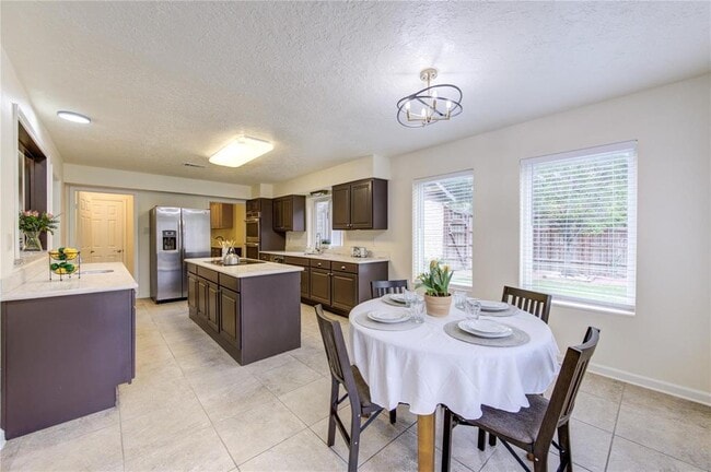 Building Photo - 15754 Walkwood Dr