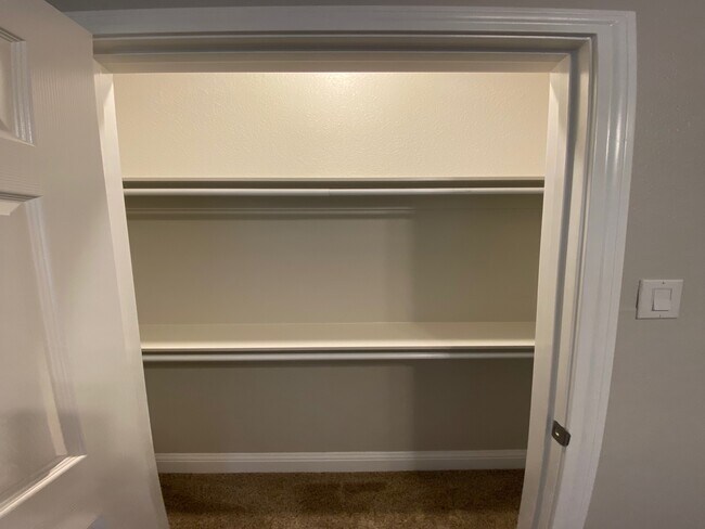 Building Photo - 2211 Henry St