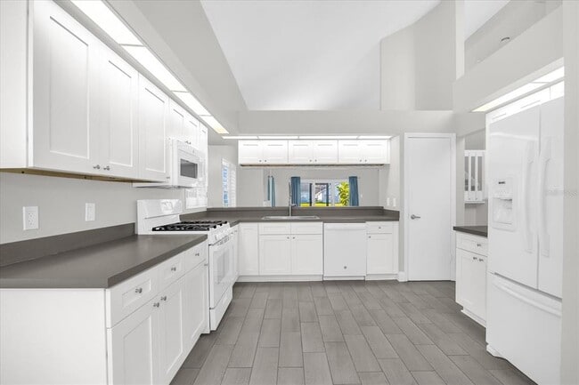 Building Photo - 5808 Parkview Point Dr