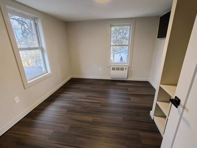 Building Photo - 225 State St