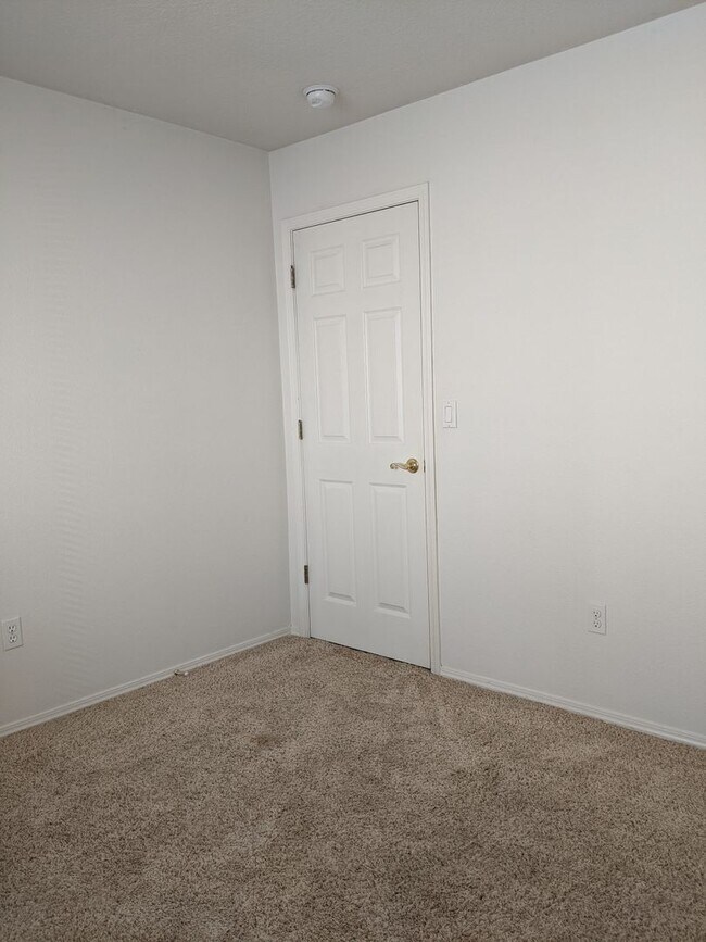 Building Photo - 8419/8421 NE 56th Street