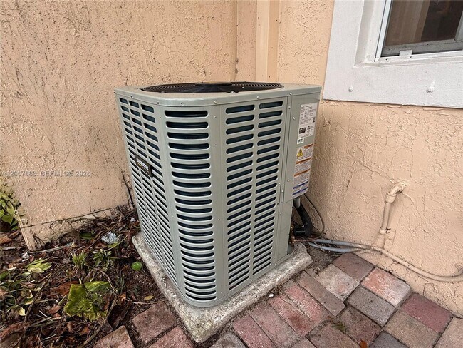 Building Photo - 2674 SW 84th Terrace