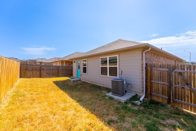 Building Photo - 5828 Roderick Dr
