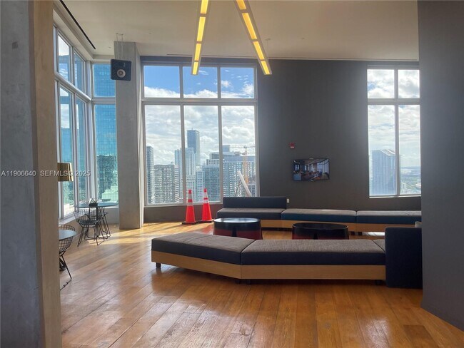 Building Photo - 151 SE 1st St