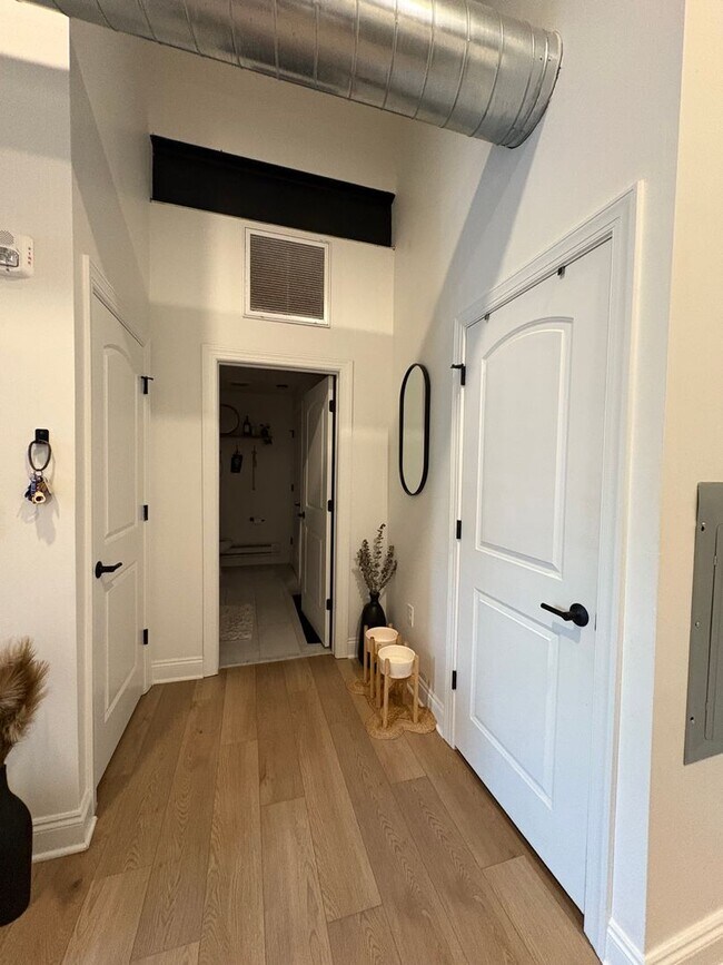 Building Photo - *AVAILABLE 10/10/2025*  New One Bedroom w/...