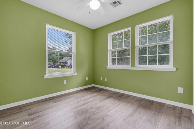 Building Photo - 65 Lighthouse Dr