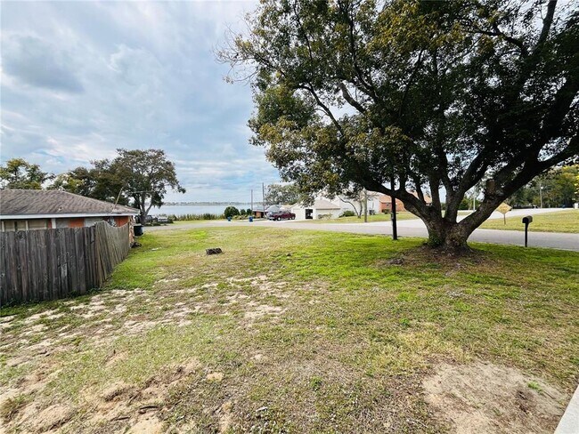 Building Photo - 260 W Interlachen St