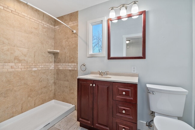 Building Photo - 523 Edgewood Ave