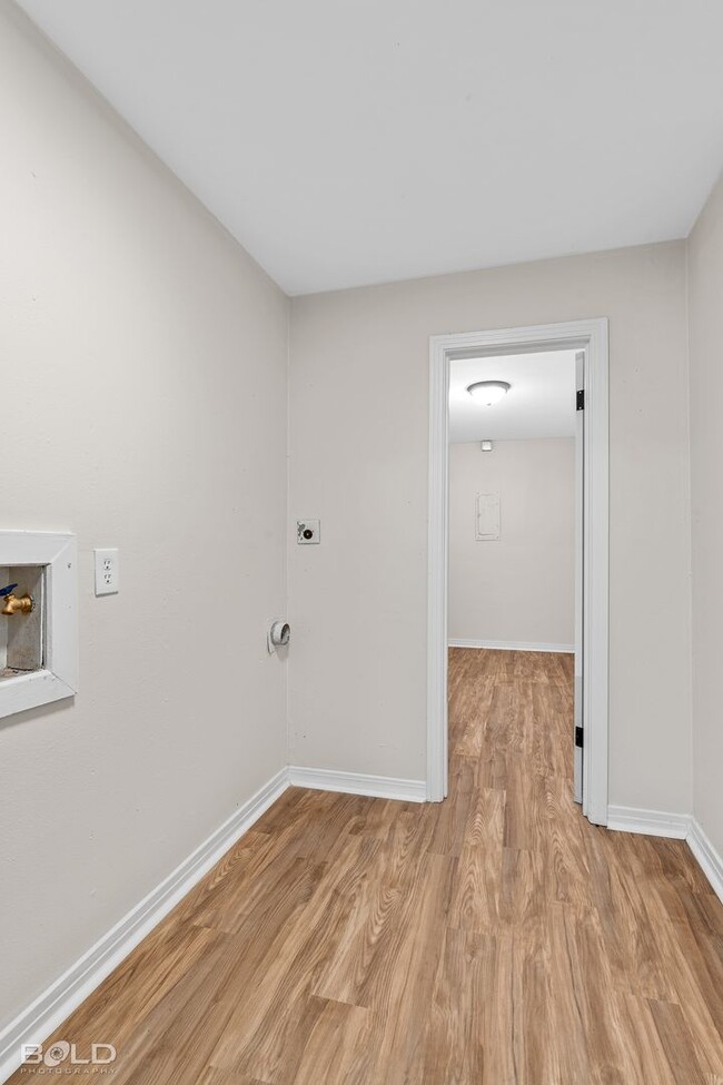 Building Photo - 6119 Bradford Dr