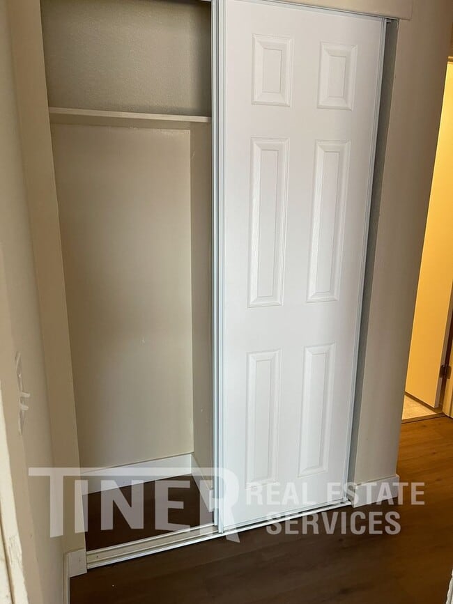 Building Photo - 7827 Zenith Dr