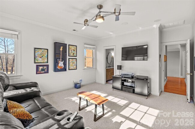 Building Photo - 13718 Robert Walker Dr