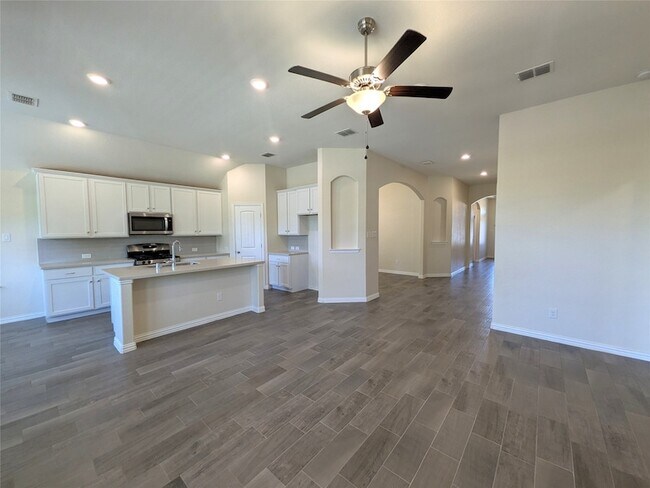 Building Photo - 9324 Bronze Meadow Dr