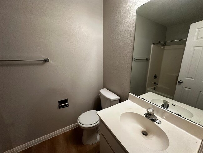 Building Photo - 2906 Kestrel Dr