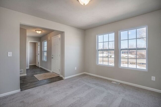 Building Photo - 412 Eastwood Dr