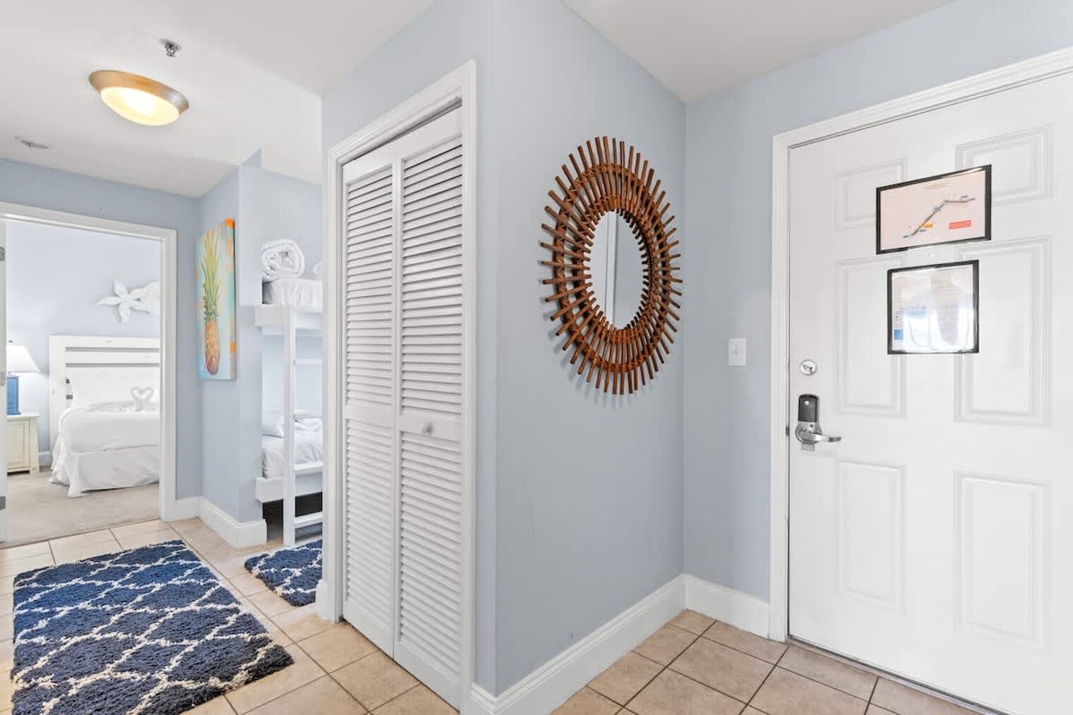 Building Photo - 9902 S Thomas Dr