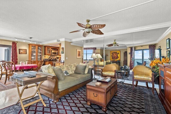Building Photo - 1000 Longboat Club Rd
