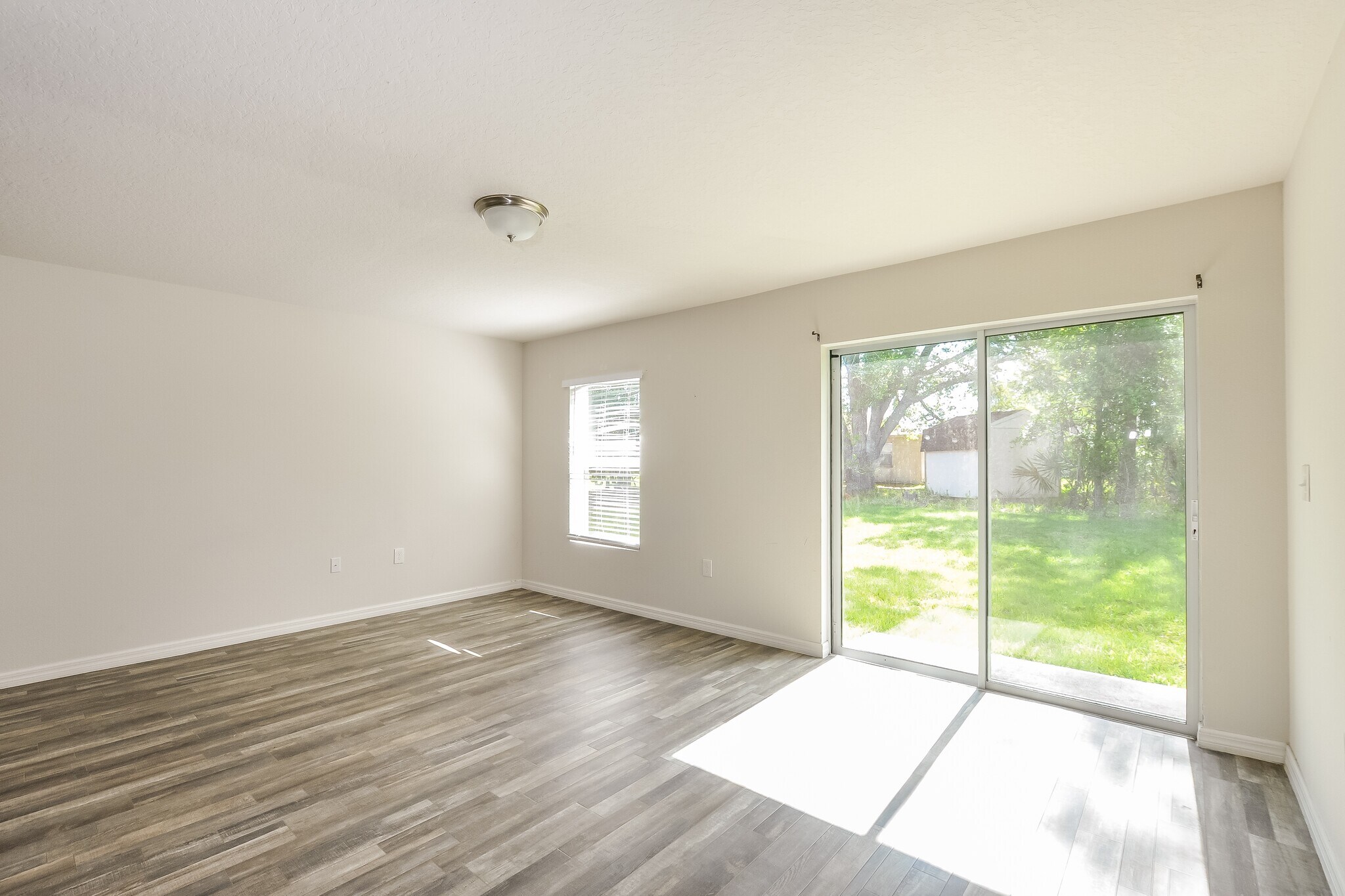 Building Photo - 15 Princess Luise Ln