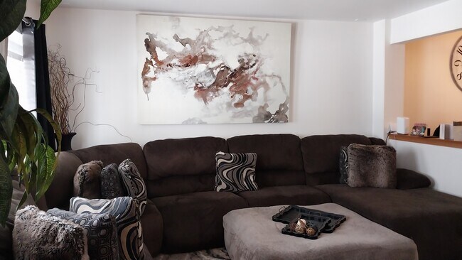 Building Photo - 12745 W Wakefield Dr