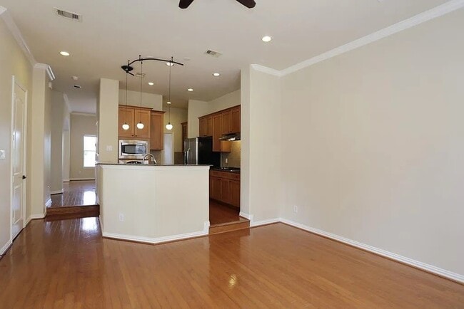 Building Photo - 5615 Winsome Ln