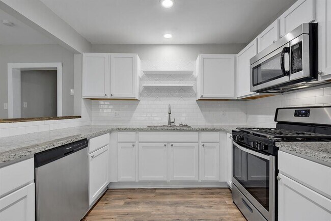 Building Photo - 6301 Arnold Dr