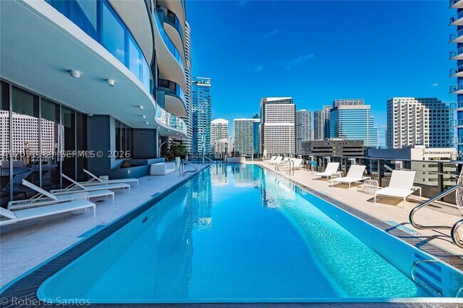 Building Photo - 1000 Brickell Plaza