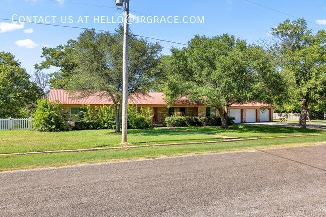 Building Photo - 525 W 4th St