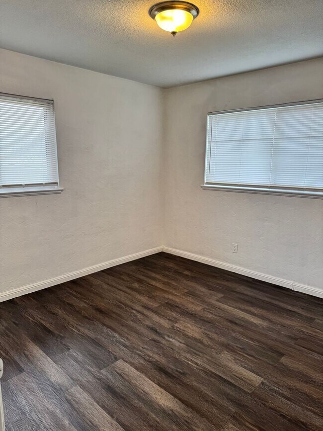 Building Photo - 1836 W Michigan Ave