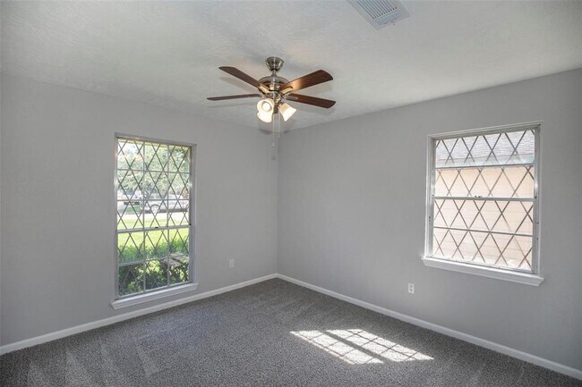 Building Photo - 10214 Tolman St