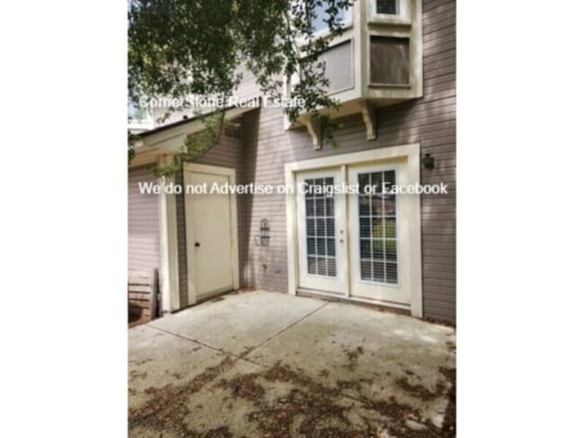 Building Photo - 726 Victorian Pl