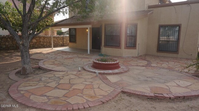 Building Photo - 1801 Garden Gate Way