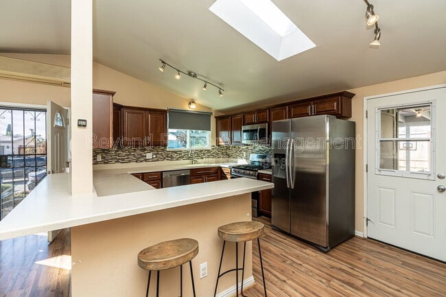 Building Photo - 3443 Lockwood Dr