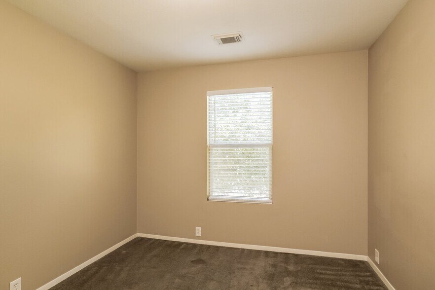 Building Photo - 3231 Dartmouth Field Ln