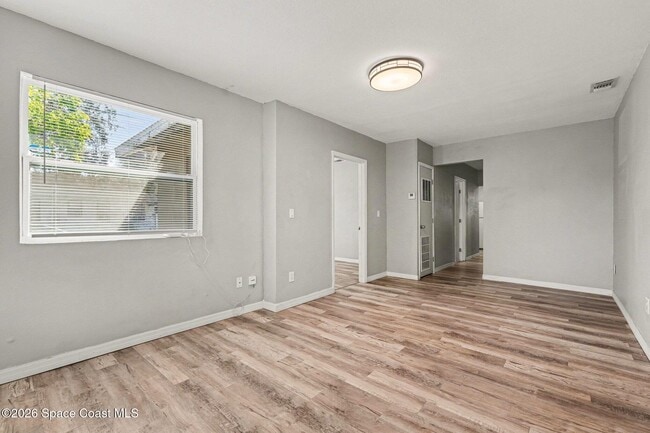 Building Photo - 701 Tropic St