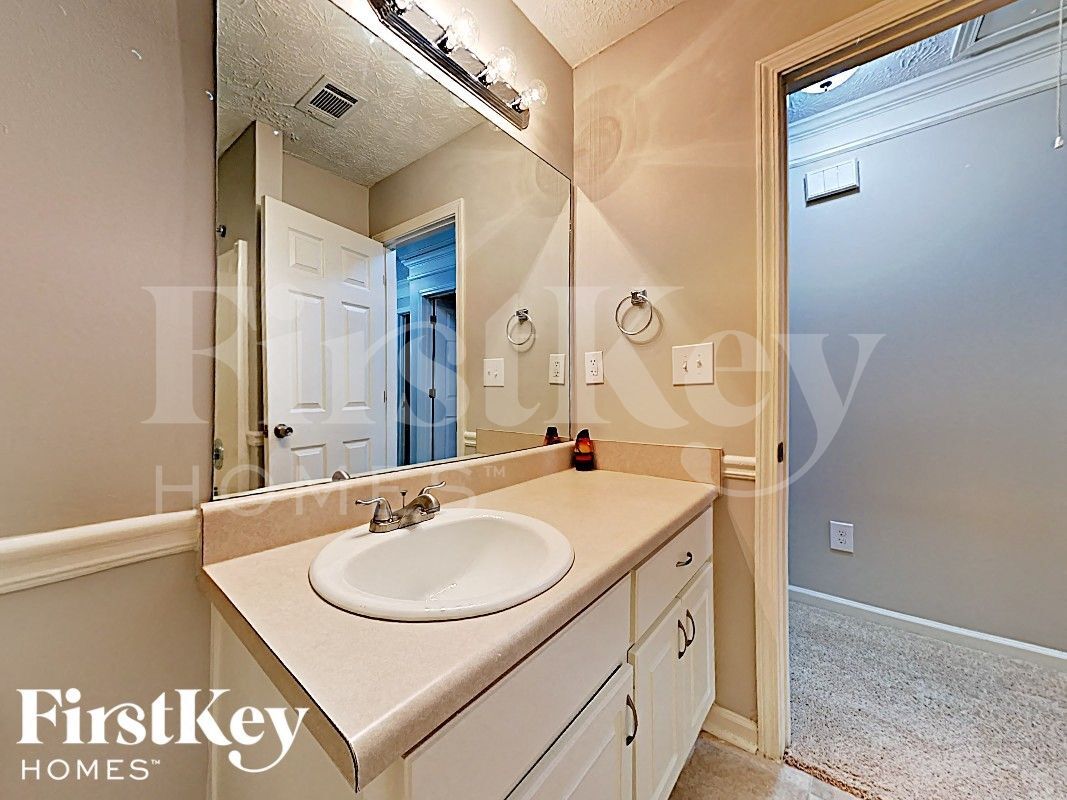 Building Photo - 35 Pebble Brooke Pass