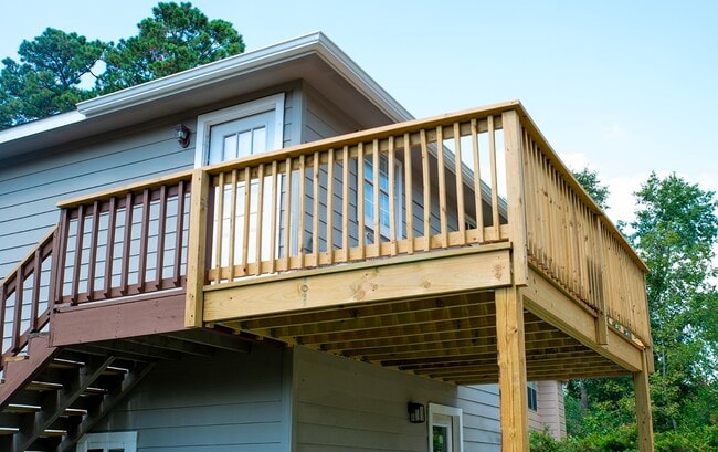 Building Photo - 605 Orangewood Dr