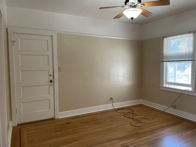 Building Photo - 20thST1401