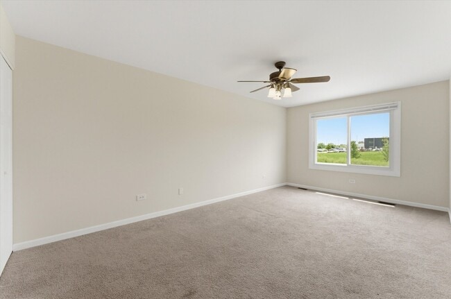 Building Photo - 15826 Farm Hill Dr
